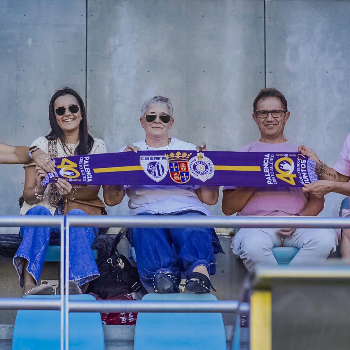PalenciaCristo's tweet photo. 💜 ESTA VICTORIA ES DE TODOS.

La grada empujó. El equipo respondió.
Y juntos celebramos la primera victoria de la temporada. 🔥

📸 Nuestra gente, nuestra fuerza.

GRACIAS, AFICIÓN. 💜🤍

#PalenciaCristoAtlético #PCA #NuestraGente #LaBalastera #vamoscristo https://t.co/m6whVVqreD