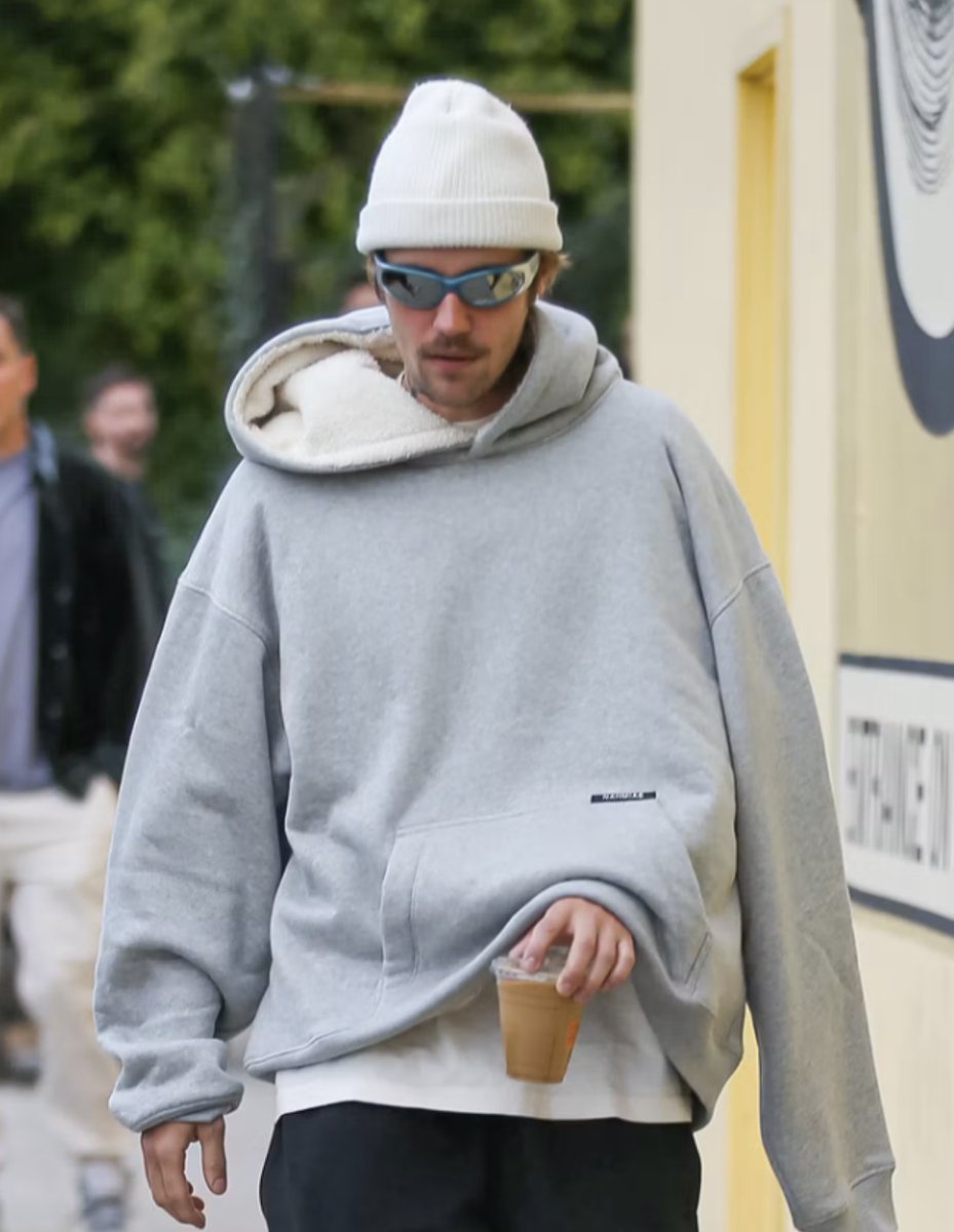 jonahweiner's tweet photo. It’s impossible to look swaggy holding an iced coffee.  Only one person has ever done it https://t.co/0OsiIsKnO0