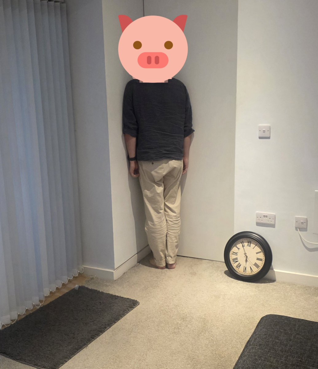 HumiliatedBtch's tweet photo. Agreed to cornertime for @milly_mollyj until she's says I can leave. 90 minutes later and still nothing.

This was a mistake. What have I done 😭😭😭 https://t.co/gStDLJCine