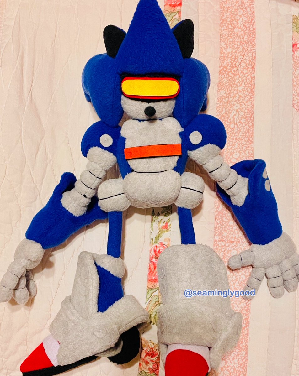seaminglygood's tweet photo. Made a plushie of Mecha Sonic Mk 2 https://t.co/n6JZOT1upB