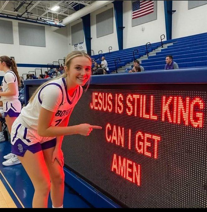 StevenErtelt's tweet photo. Jesus is still King. 

Can I get an Amen? https://t.co/hsJfyGFg70