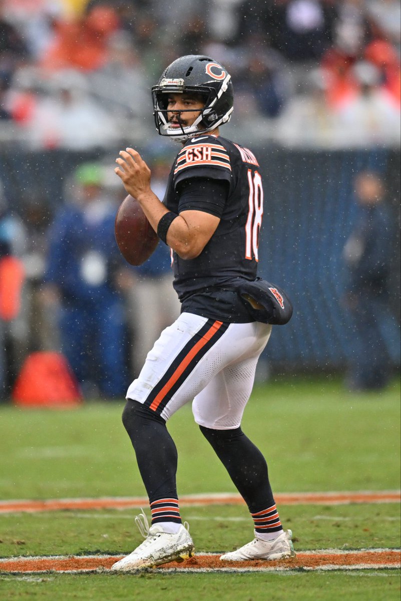 RoundtableBears's tweet photo. #Bears quarterback Caleb Williams avoided major injury on Sunday, tests confirmed. Some sources are saying Williams may not even miss next Monday’s game against the #Eagles! How are you feeling, Bears fans??

#DaBears https://t.co/OozxW9vvpQ