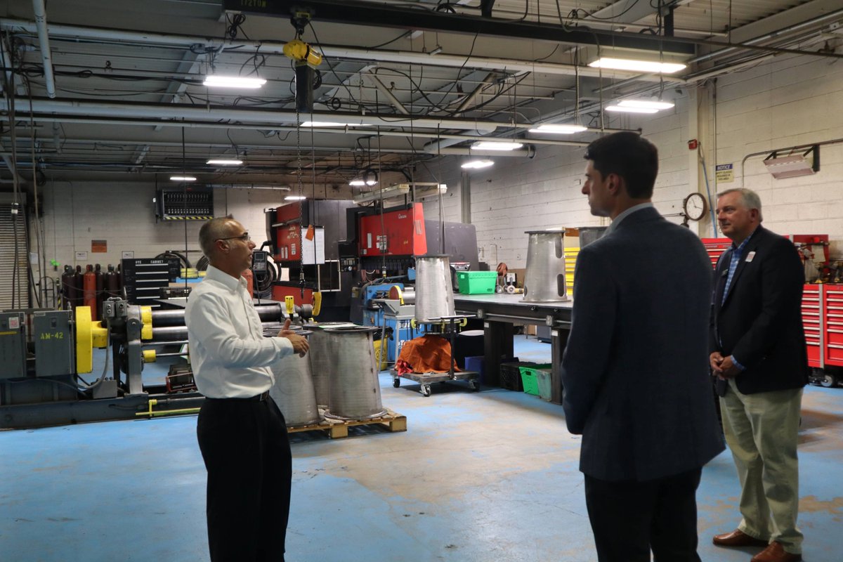 FreeEnterprise's tweet photo. From an idea to a global business. From a business to opportunity.

That’s free enterprise in action at PowerRail, a Pennsylvania manufacturer and supplier serving the locomotive industry. The #FreeEnterpriseExpress saw how entrepreneurship, innovation, and investment can create opportunity for employees and communities.