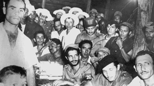 ItachiCuba's tweet photo. Hace 68 años, un día como hoy se celebraba en Soledad de Mayarí, #Cuba, en el territorio del Segundo Frente Oriental Frank País, el Primer Congreso Campesino en Armas.
#CubaViveEnSuHistoria https://t.co/ZyXCdoPKT4