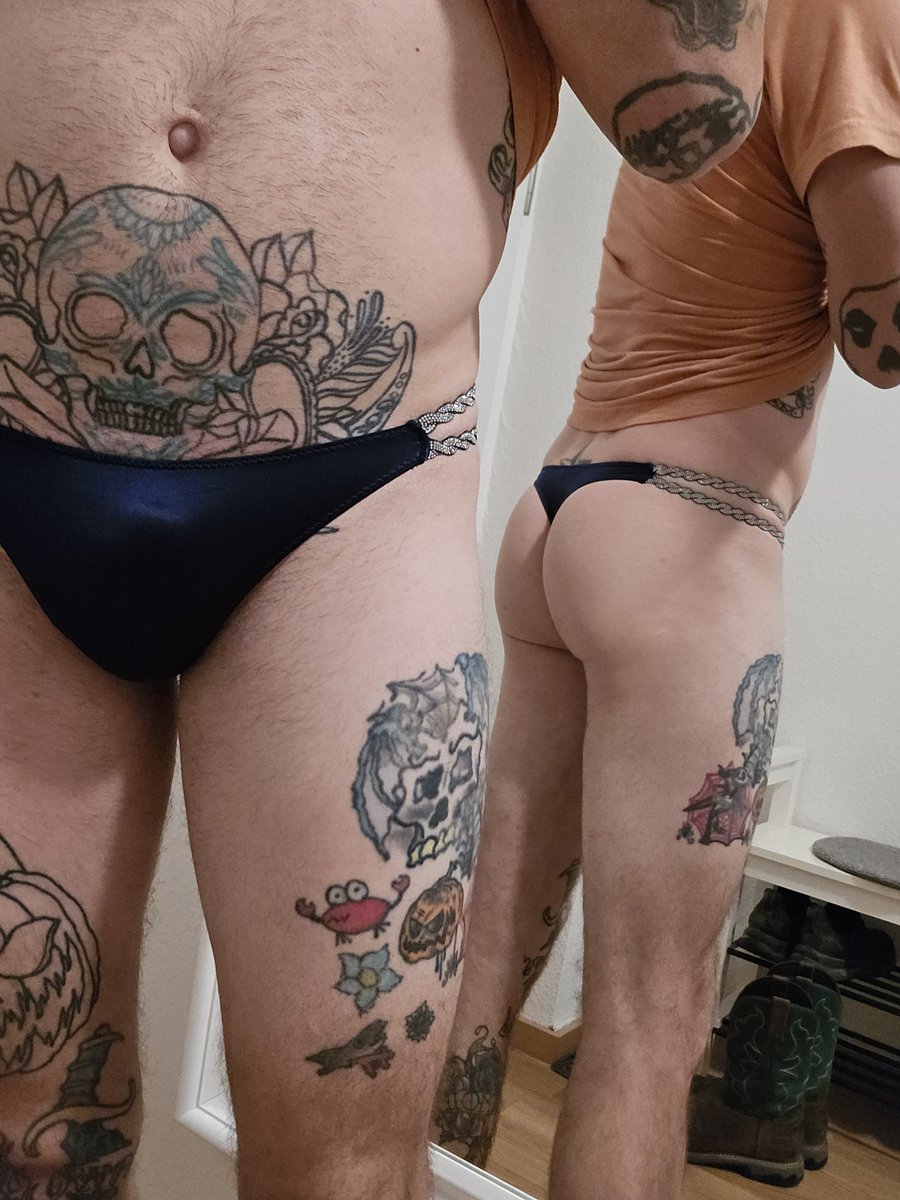 Beardedmisfit33's tweet photo. Went shopping https://t.co/lrNm41CVAG