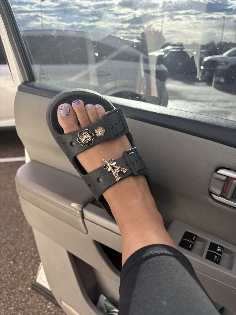 Cicithesetoes's tweet photo. Happy Monday! https://t.co/rGdANyFcrS