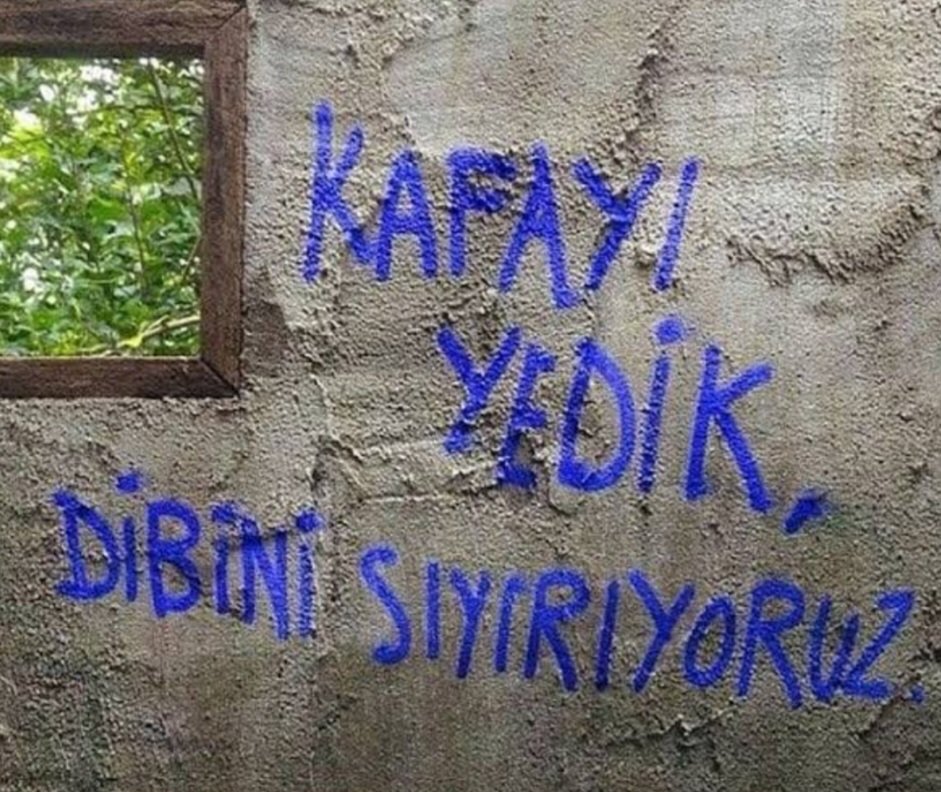 berna_gulpinar's tweet photo. Günün fıkrası...⤵️

Türkiye'den 4 bakan bugün New York'ta...

"Türkiye'de Yatırım" konulu konferans vereceklermiş.
😂😂 https://t.co/UnBxPHM1K7