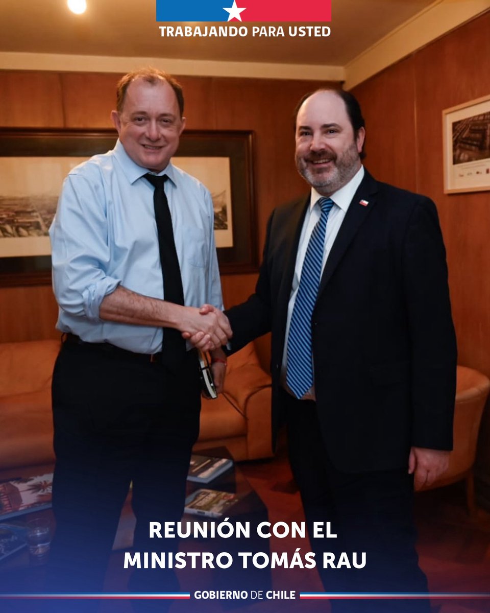 MinistroPoduje's tweet photo. Hoy nos reunimos con el @MinistroRau, para avanzar en el plan de activación del empleo en el sector de la construcción, tal como nos ha pedido el Presidente José Antonio Kast.

La construcción es clave para recuperar empleos y, al mismo tiempo, acelerar la entrega de viviendas y obras que las familias necesitan. Por eso, estamos coordinando acciones para activar nuevos proyectos, acelerar obras y reducir la burocracia que hoy las retrasa.

Mañana anunciaremos el Plan de Emergencia Laboral en materia de vivienda,  con medidas para impulsar la actividad y generar más oportunidades de trabajo de aquí a fin de año.
