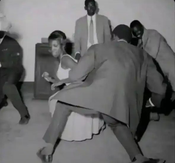pendingaboy's tweet photo. Our grandfathers in the 80's when their mates were owning properties 💔😑.
Busy dancing kpo https://t.co/FtjWV7g4Q9