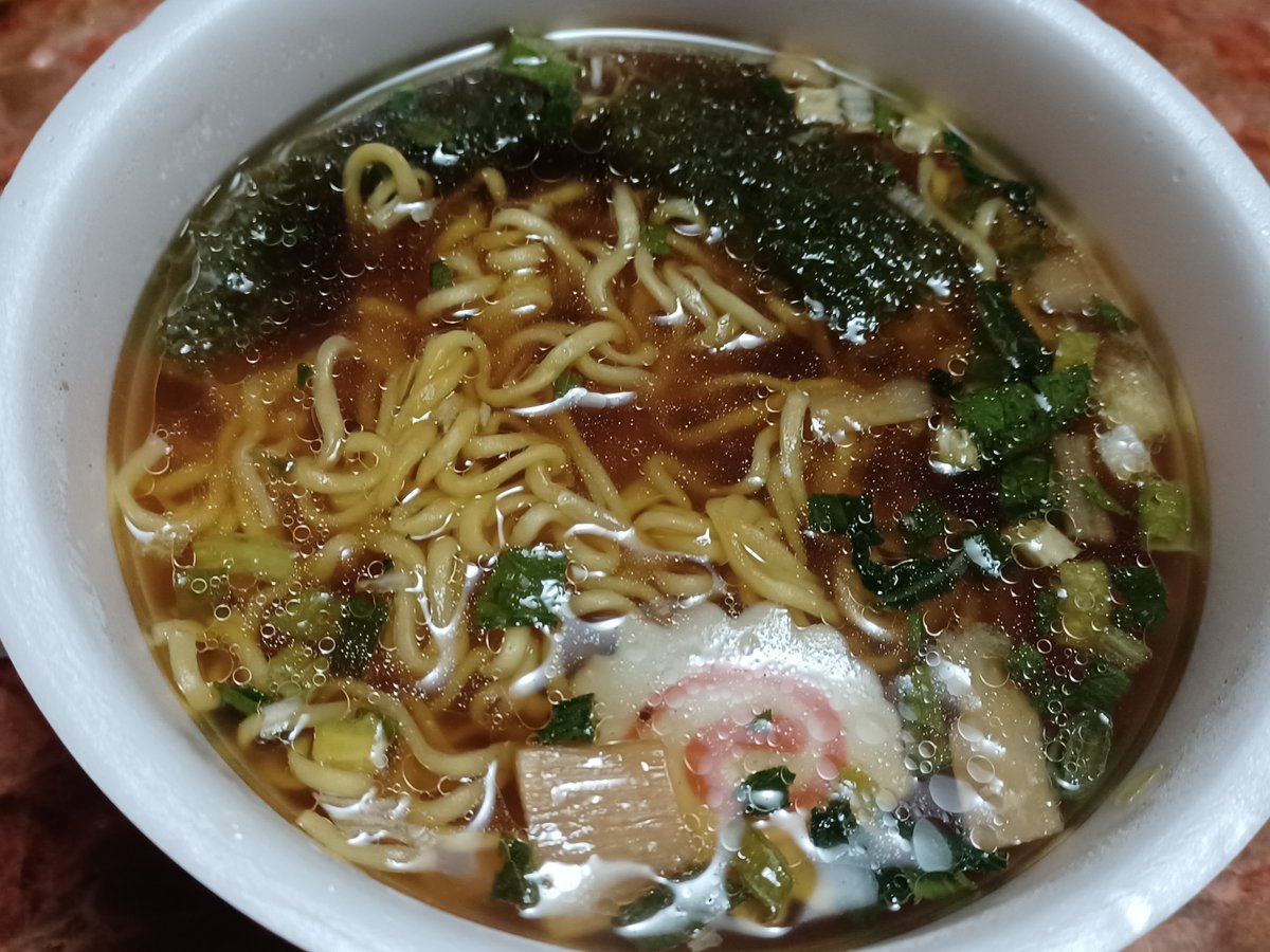 kiyota285's tweet photo. 昨日食べた麺作り鶏がら醤油ラーメンでもツイートして深夜の飯テロしとくか https://t.co/aPLepUlghV