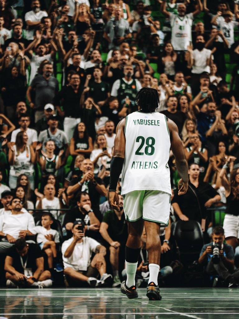 yabusele28's tweet photo. New Home ☘️🧸💚 https://t.co/VvCEfWr9R7
