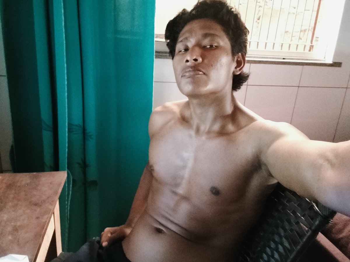 gmaky_'s tweet photo. How is the afternoon going there? 🥵 https://t.co/uBovBMuWs1