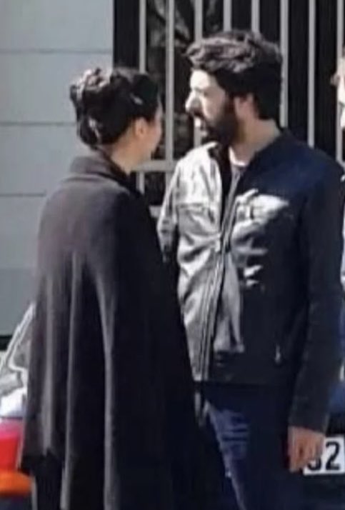 RiittaTheuma's tweet photo. Behind the scene..🤩💖
#TubaBüyüküstün 
#EnginAkyürek 
#EnTu 
#KaraParaAşk https://t.co/m9WTlL7lkY