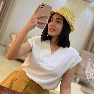 IsraelPersian's tweet photo. به یاد حنانه کیا عروس زیبای ایران که با اصابت گلوله نیروهای سپاه پاسداران به پهلویش در نوشهر کشته شد🕯 https://t.co/VdGsbnaLcY