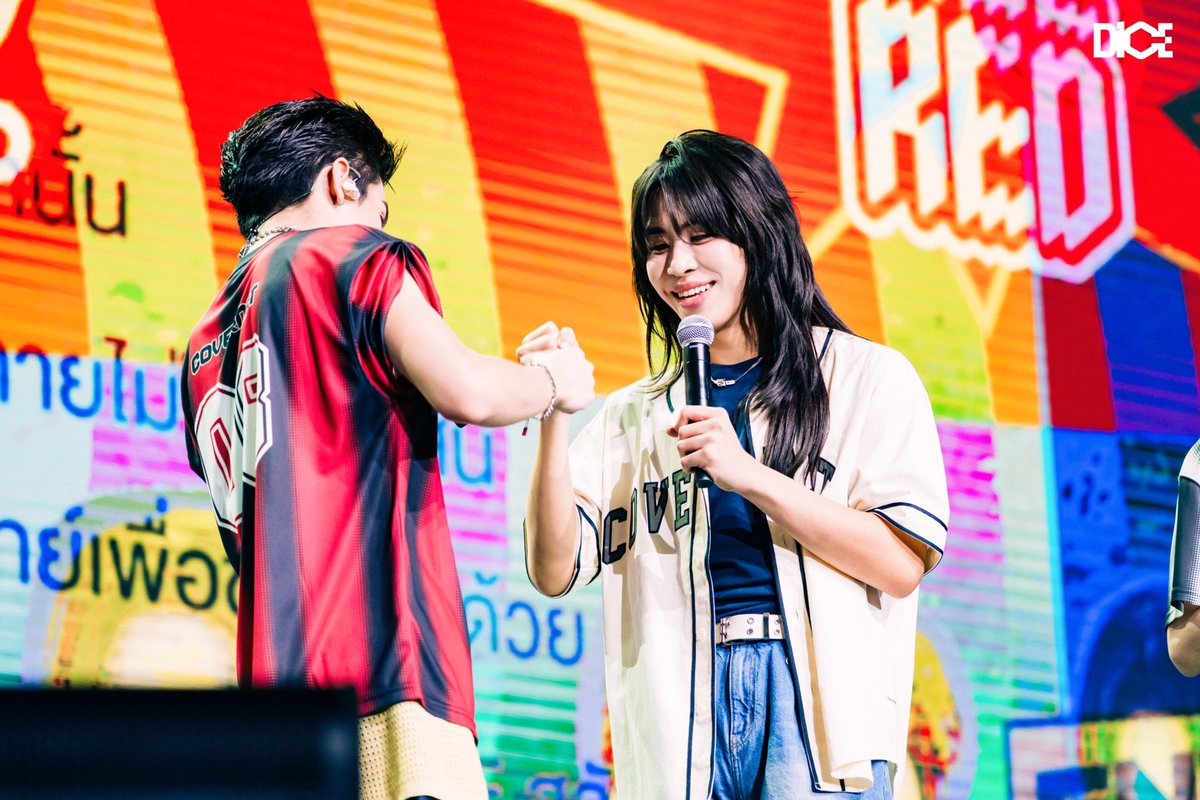 DICE_SONRAY's tweet photo. บันทึกภาพความทรงจำจาก #DICETheEntertainer_โคราช มาฝากทุกคนครับ! 🎞️✨ (3/6)

#DICE_SONRAY
#SONRAYMUSIC https://t.co/L1GA5cQcZK