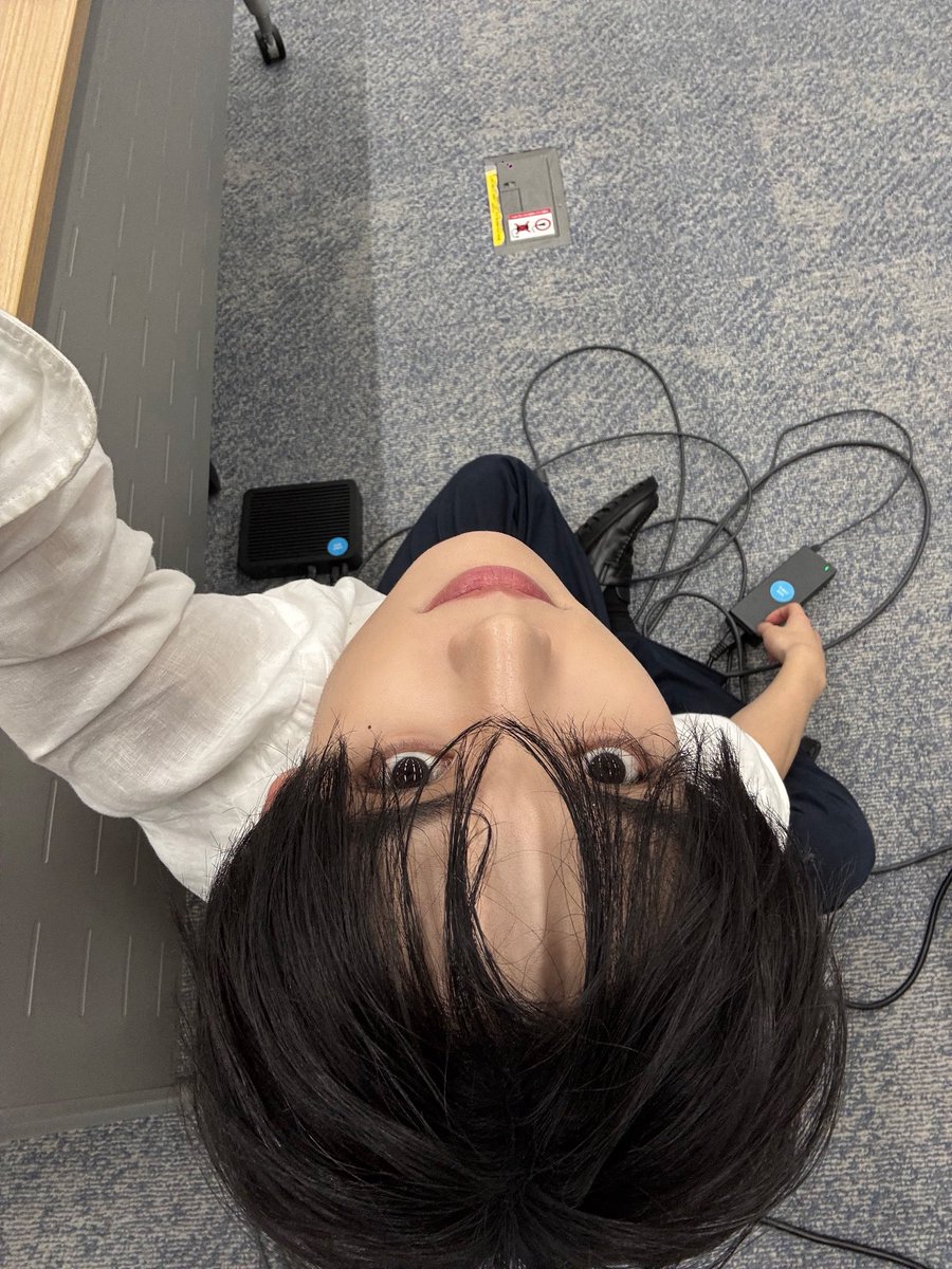 hambukss's tweet photo. 저세상 각도임에도 불구하고 귀여워 https://t.co/SoBkMsgXIc