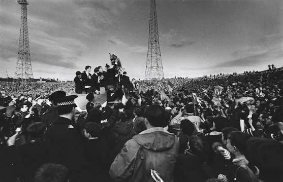 67CopaEuropa's tweet photo. On the slopes of Celtic park https://t.co/Pk2DlyTL9F