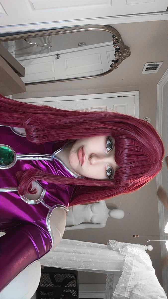 violetsbedroom's tweet photo. Starfire https://t.co/ioZ8FIYZpJ
