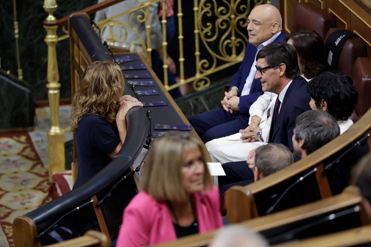 F_Armengol's tweet photo. Por primera vez, el Congreso acoge el Día Internacional de la Paz. Y lo hacemos en un año muy especial, cuando se cumplen 150 años del nacimiento de Pau Casals.

Un hombre que hizo de la música una forma de diálogo y fraternidad y que entendió que la paz, la libertad y los derechos humanos son responsabilidades de todos y todas.

Gracias a la Fundació Pau Casals por hacer posible este homenaje y por permitirnos escuchar hoy, en el corazón de nuestra democracia, el violonchelo que acompañó a Casals durante tantos años.

Que su música nos recuerde algo esencial: la paz no se construye sola. Es una tarea colectiva que debemos asumir cada día.