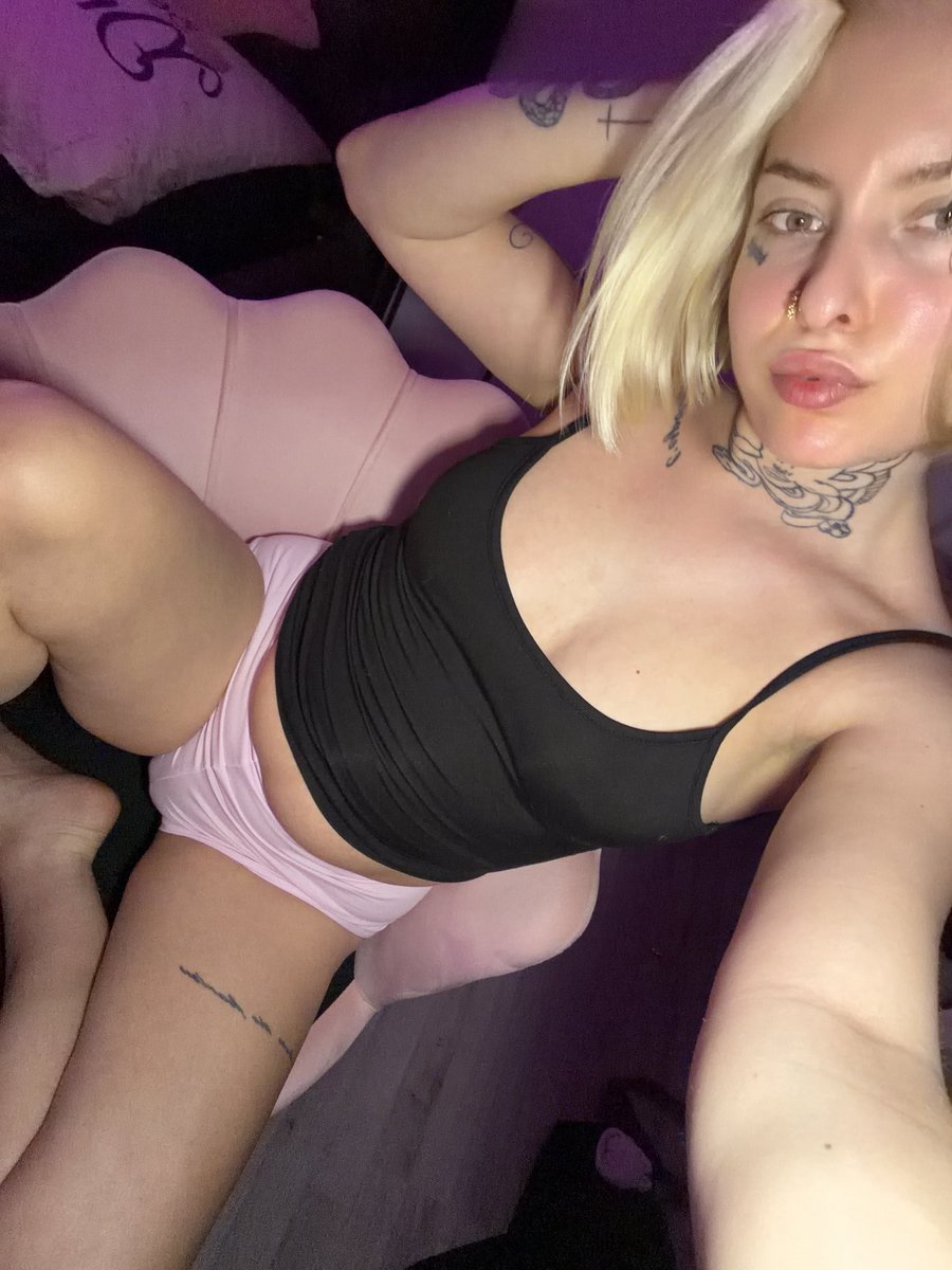jillsexclusive_'s tweet photo. What do you mean, you don't have any money? Then get the fuck out ew https://t.co/388DU10S5x