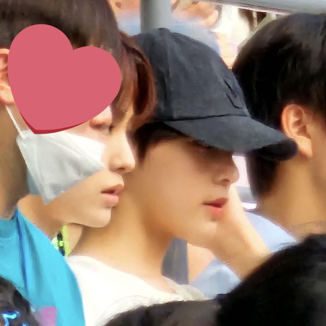 dongur2iii's tweet photo. 사실 리쿠 연생때 찍힌 이 사진을 첨 봤을때 굉장히 충격을 받았으며…. 턱이 없어 걍 https://t.co/9XqelwTIwJ
