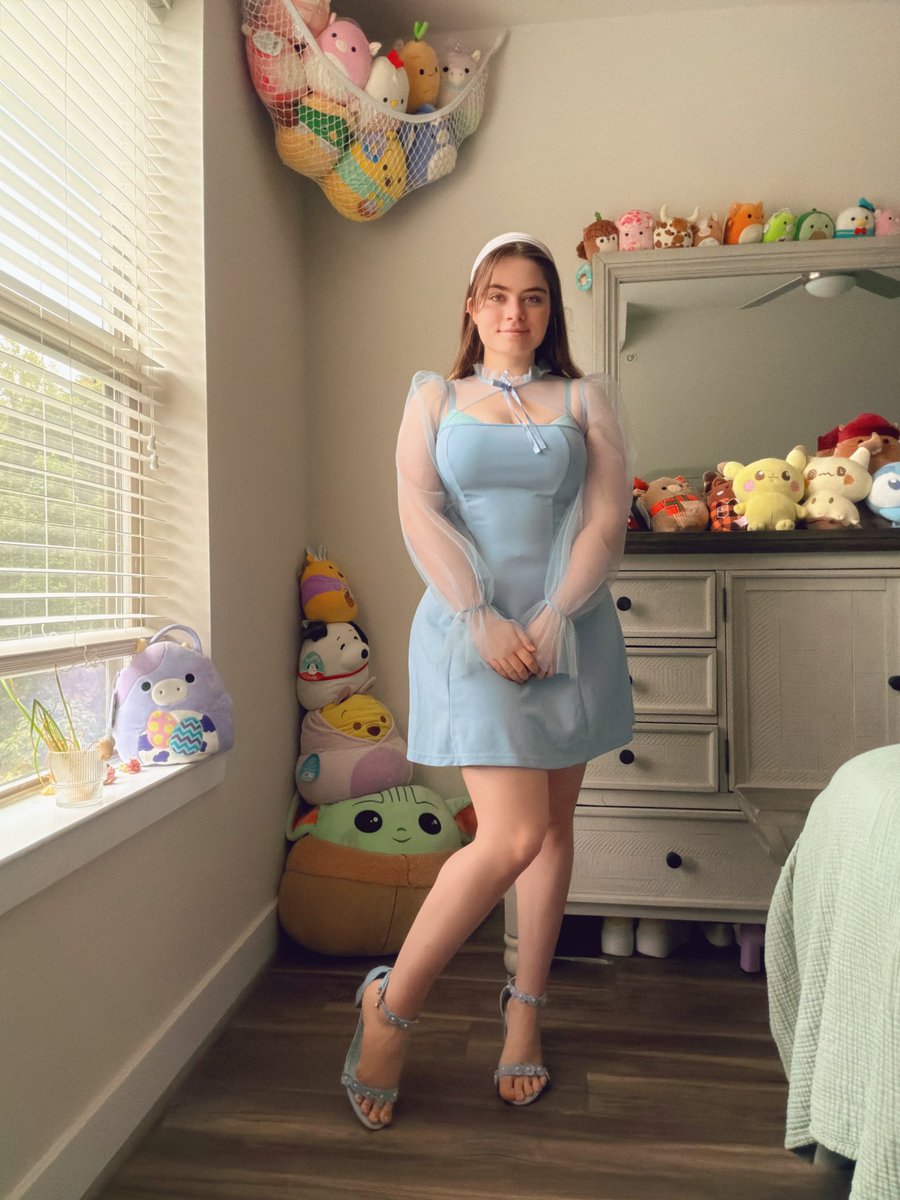 Lin_Living_Life's tweet photo. Blue dress :) https://t.co/wdT2K1nXYy