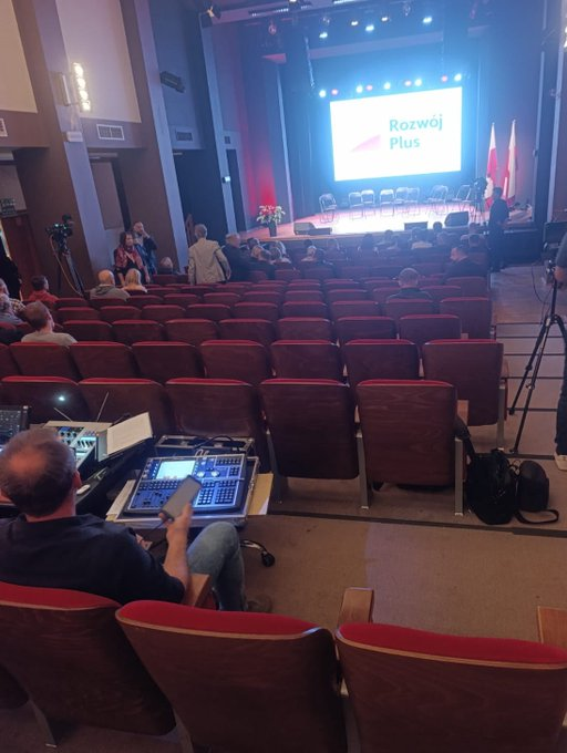 MarekWoch2's tweet photo. .@aliska541 to pewnie złośliwcy, co źle życzą p. @MorawieckiM wzięli i nie przyszli ?  
https://t.co/MOuNGFE9eT