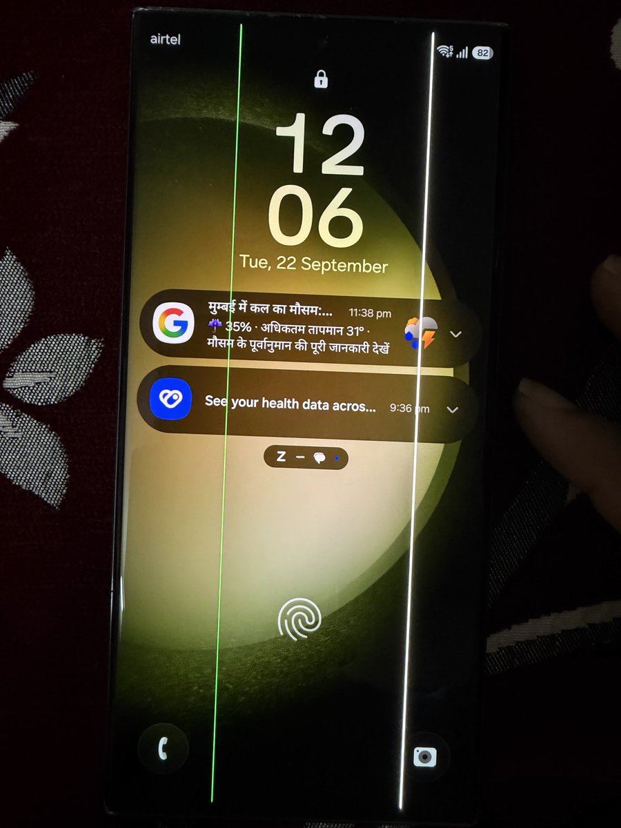 heyyfahd's tweet photo. I bought my Samsung S23 Ultra from an authorised Samsung store on 20 August 2023 &amp; I have the original invoice/bills.

After the latest software update, my phone has developed green &amp;  white line on the display, despite having no physical damage.

@SamsungIndia @SamsungSupport https://t.co/m9XuLrdxpf