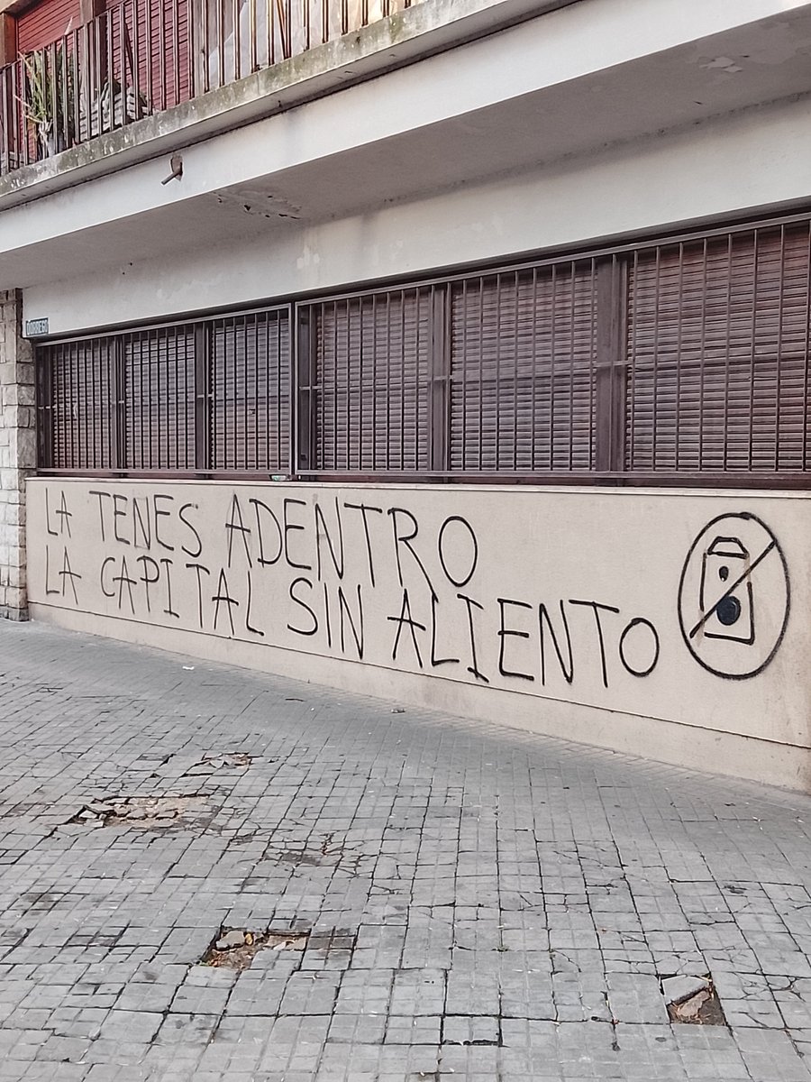 Elbebo_'s tweet photo. Informen bien , el que chocó no fue Coccaro https://t.co/RjezSYLHhX