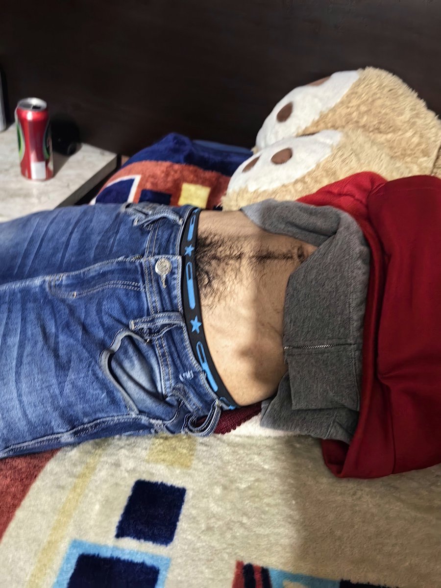 Centauro_police's tweet photo. El repartidor de Bonafont 🥰 https://t.co/0OM1Onfd4J