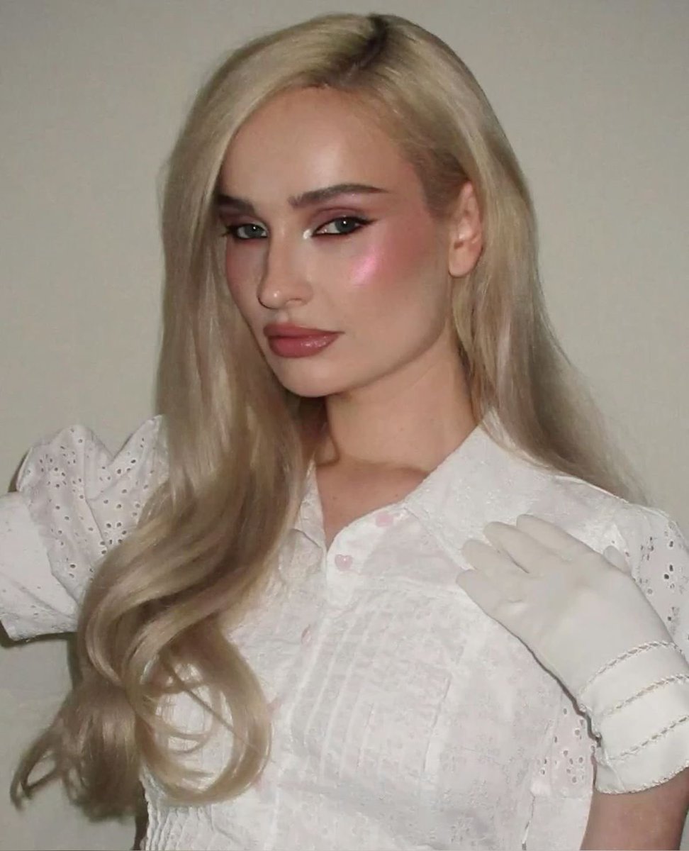 tellminaj's tweet photo. kim petras                            FT Nicki Minaj https://t.co/oPRQvmLXi1