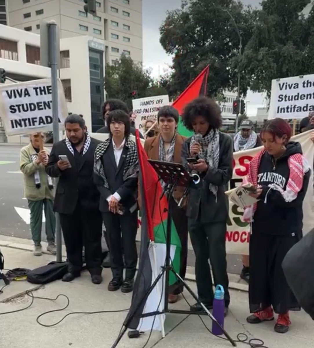 Alerts_CAM's tweet photo. 🇺🇸 Stanford University, California. September 18.

At a rally involving CAIR San Francisco Bay Area, SJP, and the Palestinian Youth Movement, two signs declared, “Viva the Student Intifada.”

The intifadas brought suicide bombings, shootings, and stabbings against Israeli civilians. Calling on students to celebrate an intifada glorifies violent uprising and intimidates Jewish and Israeli students.