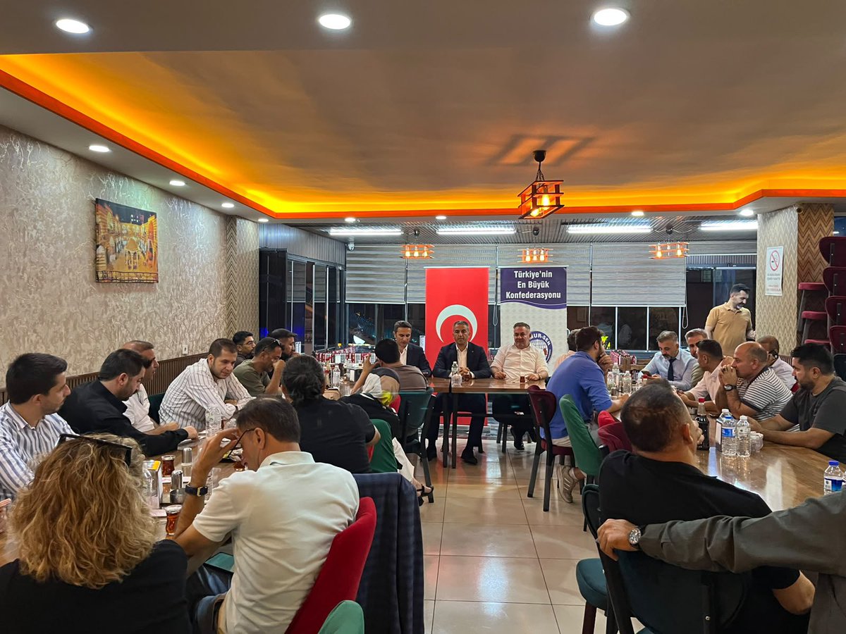 AbdullahCati's tweet photo. 📍SİLOPİ

BİRLİĞİMİZ GÜCÜMÜZ, KARDEŞLİĞİMİZ TEMİNATIMIZDIR

Şırnak Eğitim-Bir-Sen 8. Olağan Genel Kurul sürecimiz kapsamında, Silopi İlçe Başkanımız Bilal Aksoy, yönetim kurulumuz ve kıymetli delege adaylarımızla bir araya geldik.

Tek listeyle, birlik ve beraberlik içerisinde yürüteceğimiz seçim sürecimizi; istişare, ortak akıl, teşkilat hukuku ve kardeşlik anlayışıyla değerlendirdik.

Bizim için kazanan kişiler değil, Eğitim-Bir-Sen; kazanan Silopi, Şırnak ve teşkilat kardeşliğimiz olacaktır.

Enerjimizi birbirimizle mücadeleye değil; üyelerimizin hakkını savunmaya, sorunları çözmeye ve teşkilatımızı daha da güçlendirmeye harcayacağız.

Toplantımıza katılan tüm yol arkadaşlarımıza teşekkür ediyor, 8. Olağan Genel Kurul sürecimizin hayırlara vesile olmasını diliyorum.

Birlikte güçlüyüz.
Birlikte Eğitim-Bir-Sen’iz.
Birlikte Şırnak’ız.

#EğitimBirSen #Şırnak #Silopi #BirlikteGüçlüyüz