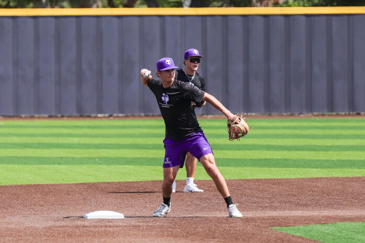 TarletonBase's tweet photo. Putting in the work 👊 https://t.co/5WGqKxAH6t