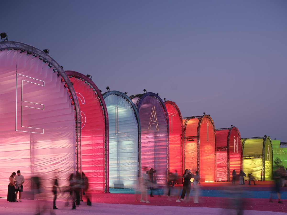 BIG_Architects's tweet photo. What a weekend in Madrid! 💃 Following the opening weekend of @shakira's residency, Macondo Park is now in full swing. More to come over the coming days and weeks!

📸 Adrià Goula Photo + @LiveNation 

#Shakira #MacondoPark #Madrid #FestivalArchitecture #BjarkeIngelsGroup https://t.co/TKMe975KmI