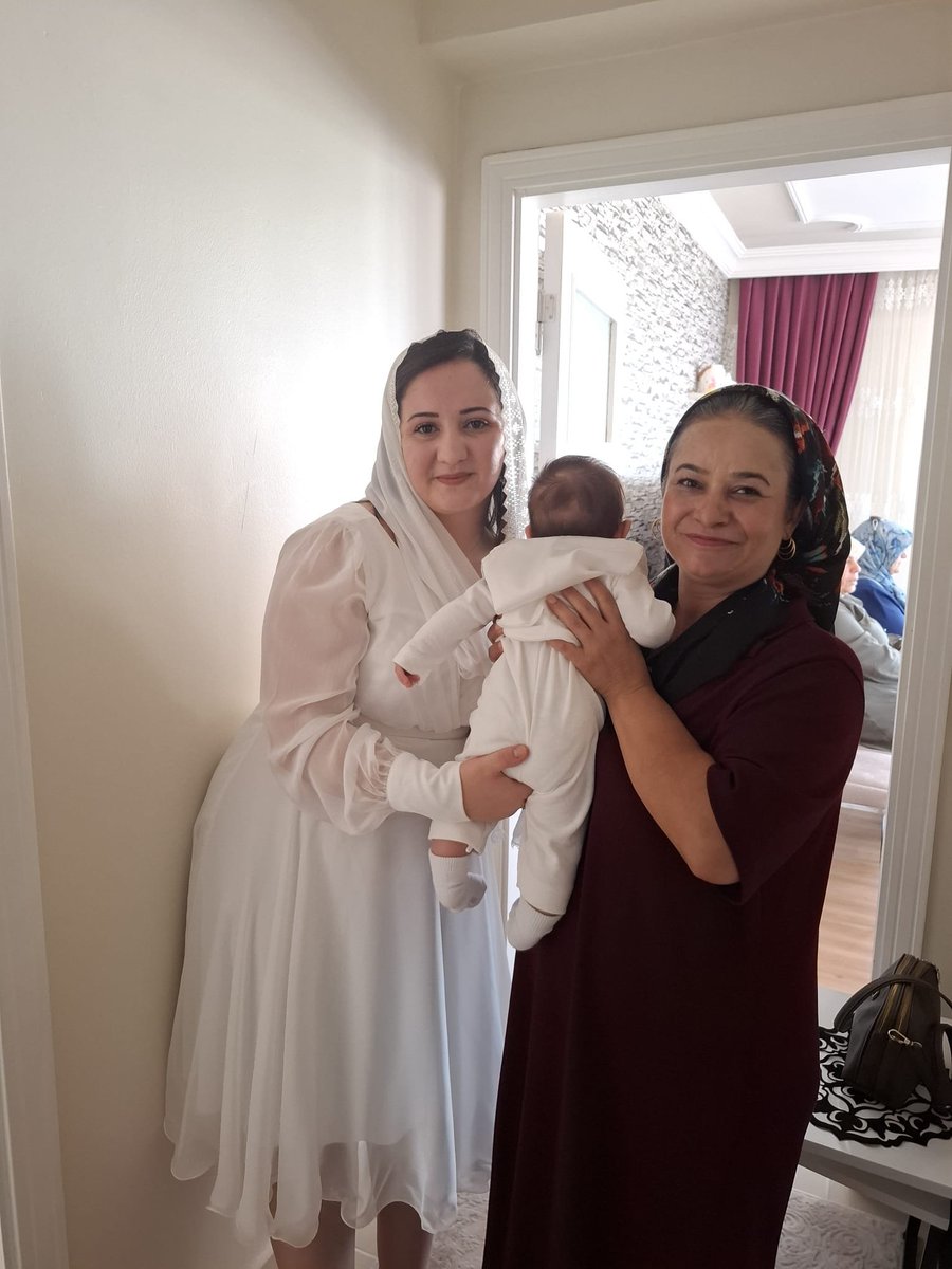 AkadinEskisehir's tweet photo. İl Kadın Kolları Yönetim Kurulu Üyemiz, hane ziyareti kapsamında üyemizin bebeği için okutulan Mevlid-i Şerif vesilesiyle ziyaret etti.

Rabbim kabul etsin, hayırlı ve sağlıklı bir ömür nasip eylesin İnşallah. https://t.co/RLlBvkOGgU