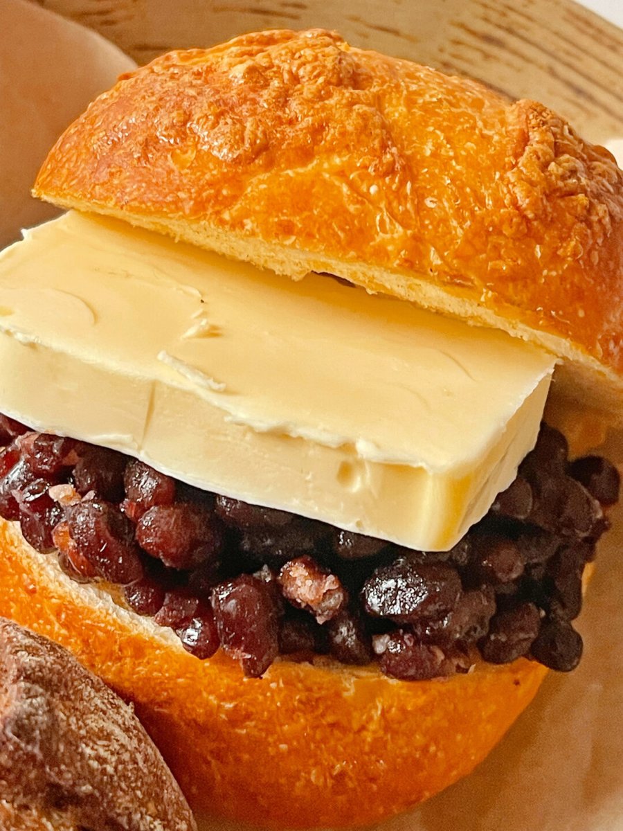 IsaCerrano4g8z's tweet photo. Hornear pan casero en mi cocina hoy! Aroma que llena toda la casa, sabor que hace sonreír a todos los que lo prueban. https://t.co/67cNAevKBR