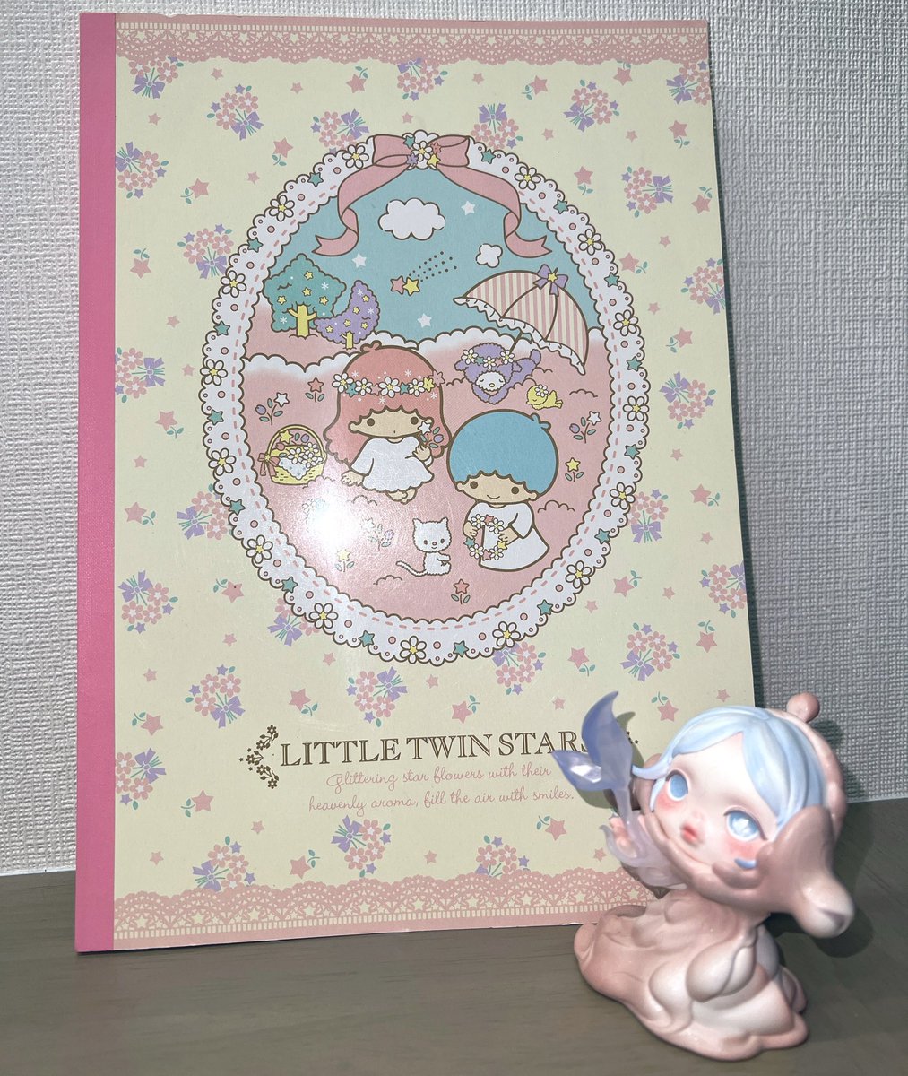 inknm_nuko's tweet photo. 買った記憶ないくらい昔のノートがでてきた！！しかも新品！！今日から雑記帳にしよ https://t.co/qDu6qQ2ORH