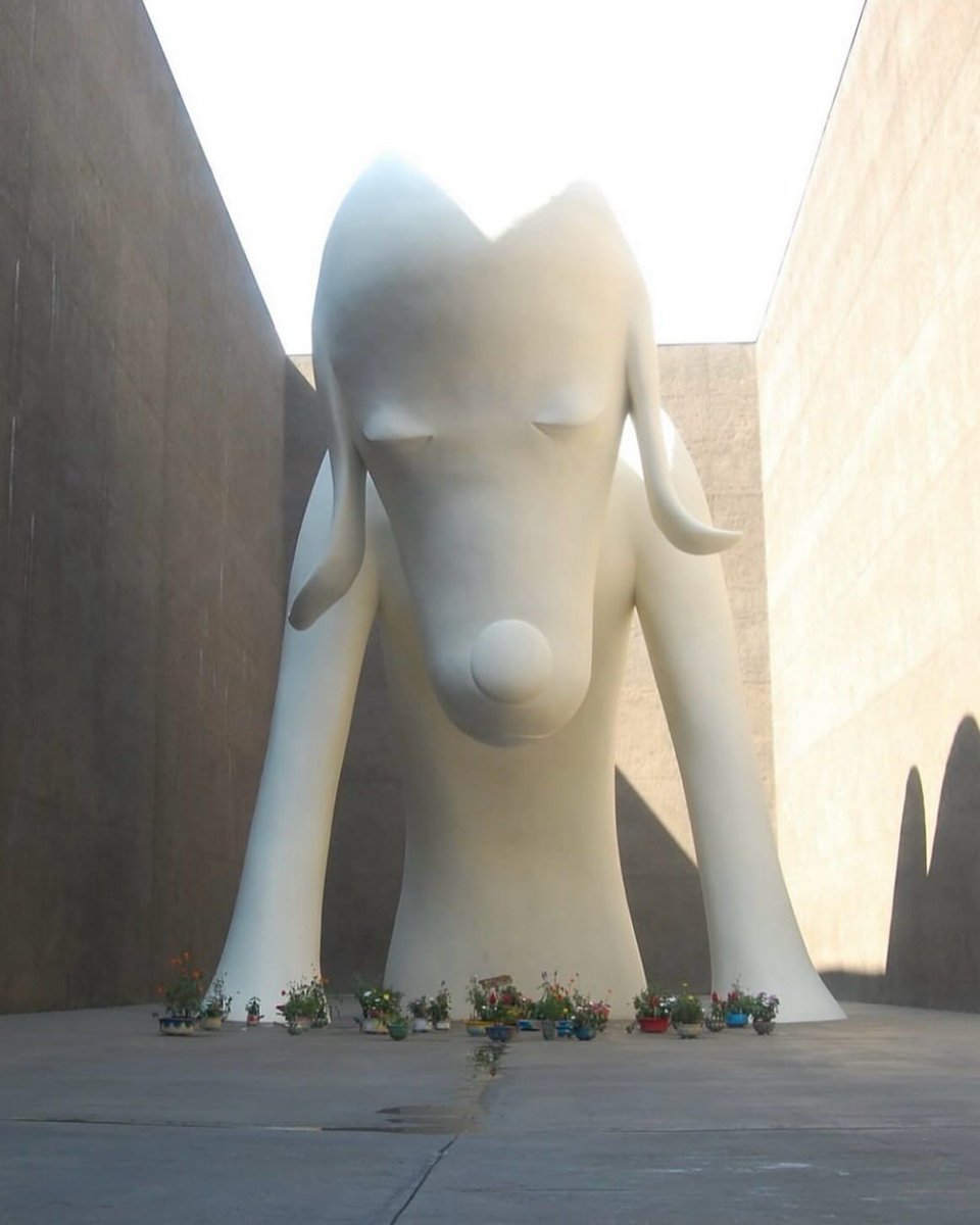 3CC0__'s tweet photo. Yoshitomo Nara’s “Aomori Dog” at the Aomori Art Museum in Japan (2005) https://t.co/81hB5EL9d4