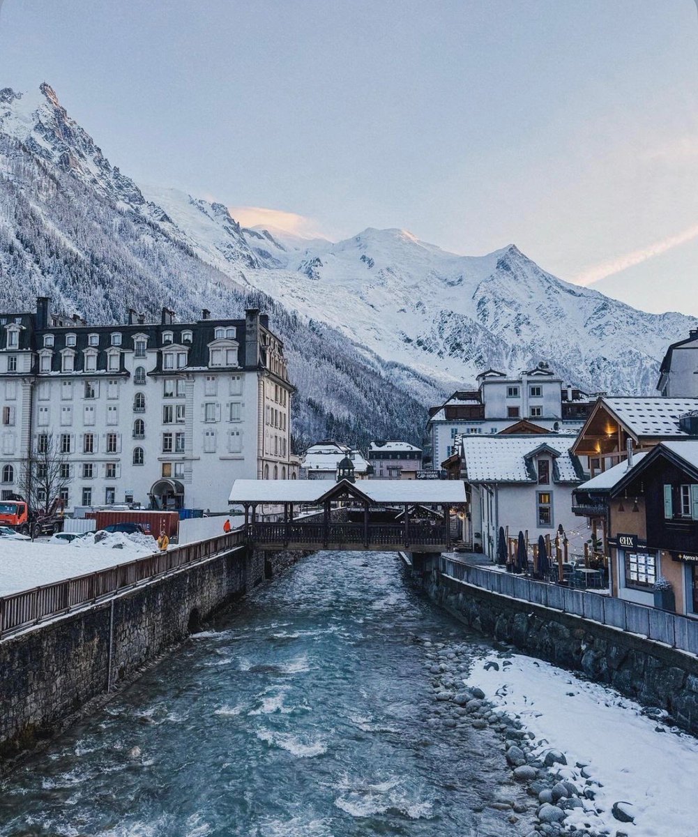 W0rld2026's tweet photo. Chamonix, France 🇫🇷 https://t.co/LpuND6Symf