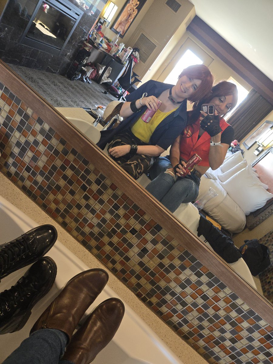 honeyhippi's tweet photo. being goofy as cleve is my favorite pastime ❤️ #steveburnside #claireredfield https://t.co/LyefXwn6qS