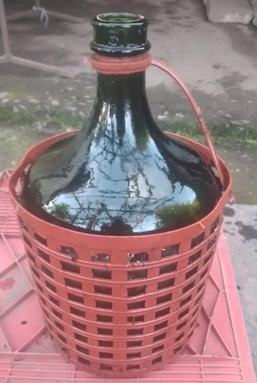 waj4j4's tweet photo. Garrafa de 5 aporte de bruja https://t.co/CMEc0aUtEg