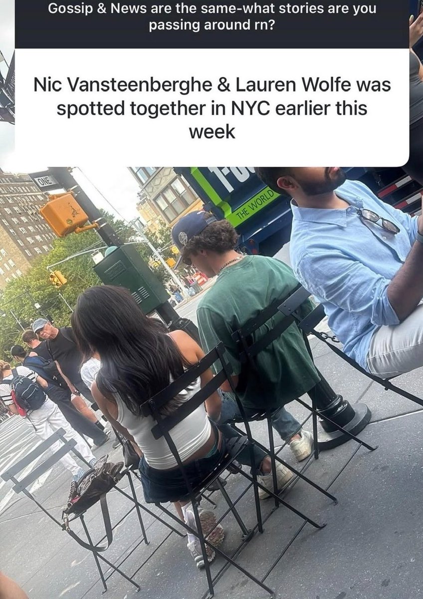 lemonnsqueez's tweet photo. @paradiseluluu well nic picked lauren at the end of the day so what are we even talking about and this ain’t no pr contract LMAO https://t.co/6aiQy9Ik7o