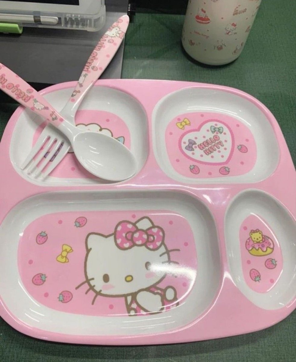 gatwinhos's tweet photo. how pinterest sees my regression 𐔌՞ ܸ.ˬ.ܸ՞𐦯

⋆ regressor 
⋆ nursery/ baby room
⋆ baby plate
⋆ baby bottle https://t.co/KAz01ufI7z