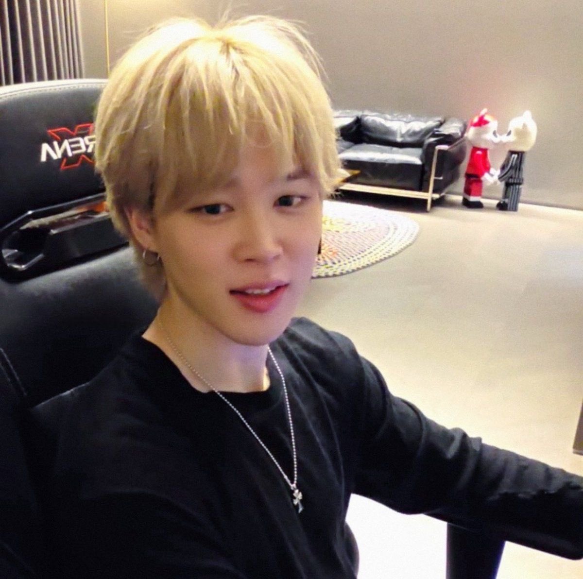 jimincupcakee's tweet photo. @jimincrazed https://t.co/CoVSH4VILa