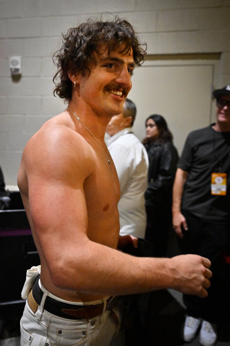 headlineplanet's tweet photo. Benson Boone backstage at the iHeartRadio Music Festival

📸 David Jay Becker for IHM @bensonboone https://t.co/A1lyl2ku5t
