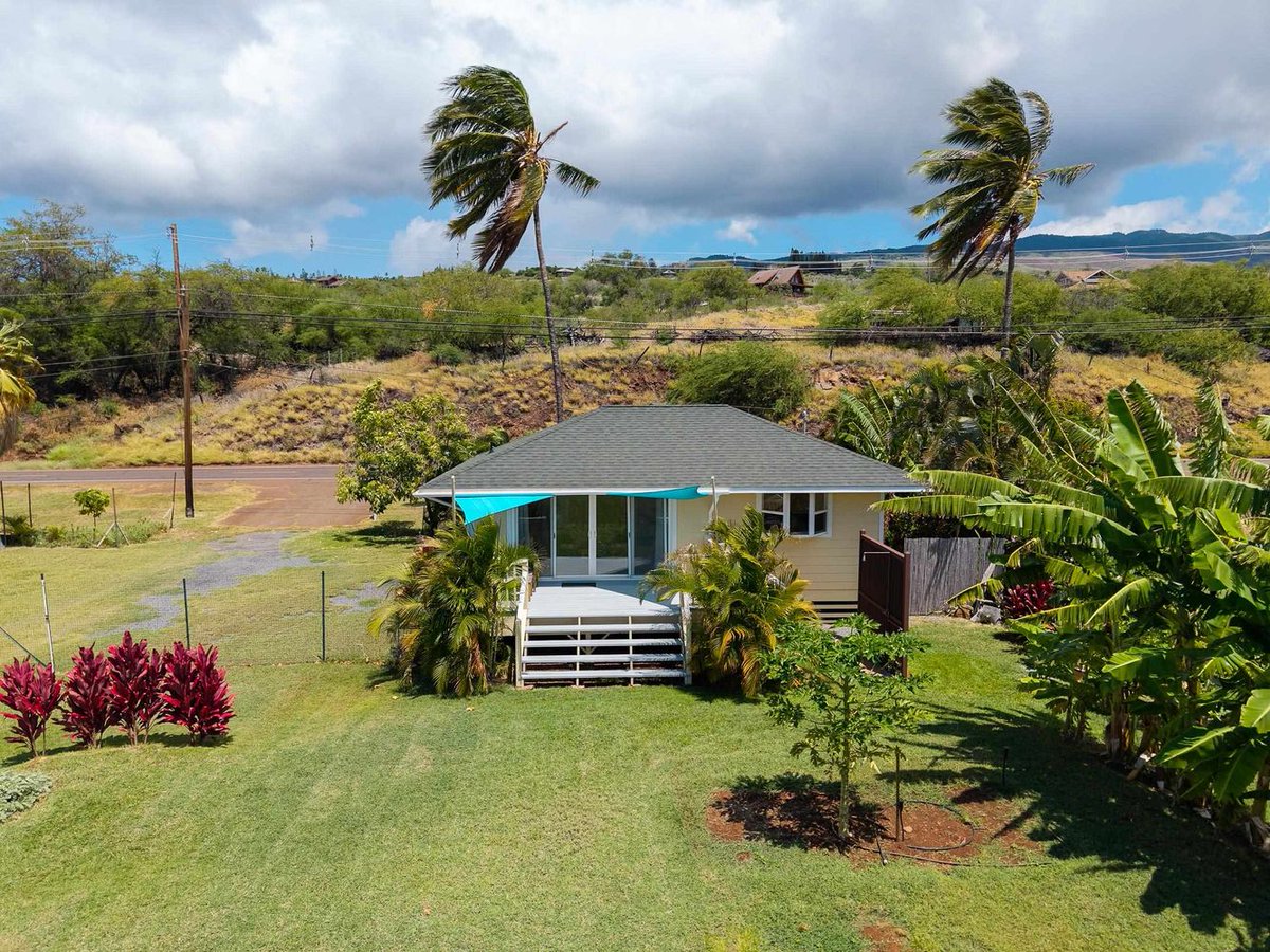 HawaiiLife's tweet photo. Just listed by Liam Ball, R(B) and Rob Stephenson, R(S) is 2176 Kamehameha V Hwy, in Kaunakakai, Molokai, for $620,000.

https://t.co/SPaVf8qpsq

Welcome to the Sunshine House, a Molokai beachfront cottage.

Tap the link for more details.

#HawaiiLife #Molokai https://t.co/sIaqon1ki0