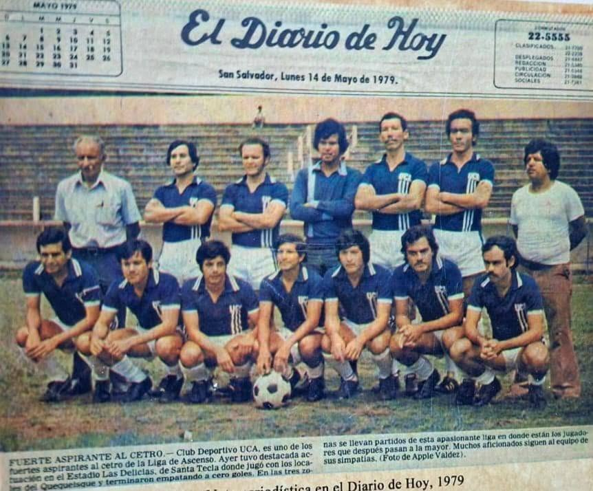 BenjamnCullar2's tweet photo. Hasta pronto "mounsier" Escapini... ¡El "Gran Escape"!, con el equipo de la UCA en Liga de Ascenso (quinto de izquierda a derecha) https://t.co/jRcI6QnR4y
