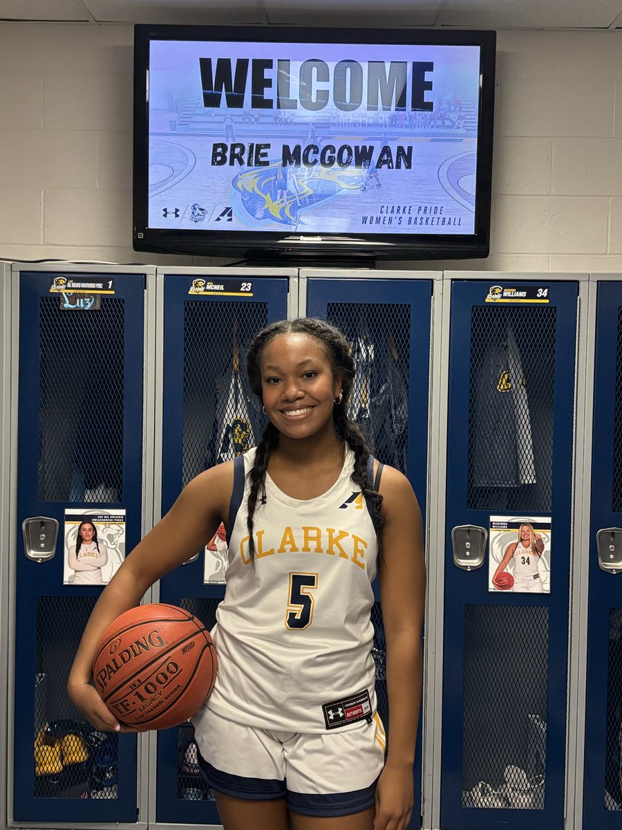 briellenicole24's tweet photo. After a great visit, I’m blessed to receive an offer from Clarke University!!! @il_RocketsGBB @ClarkeWBB https://t.co/hBQOfExMuZ