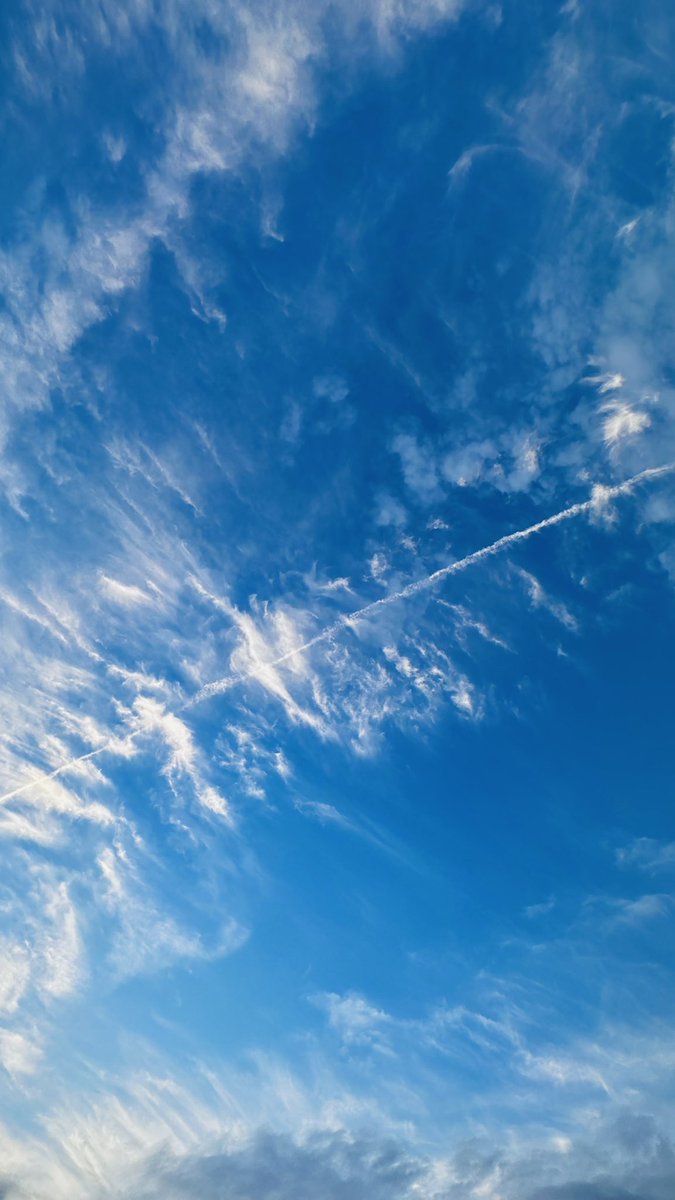 KingHeLiiOS's tweet photo. A couple of sky pics I’ve taken over the past few weeks.. https://t.co/1PXWqXrk06